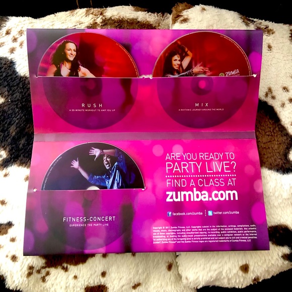 Zumba Fitness Exhilarate. The Ultimate Zumba Fitness DVD Experience. - Picture 2 of 15